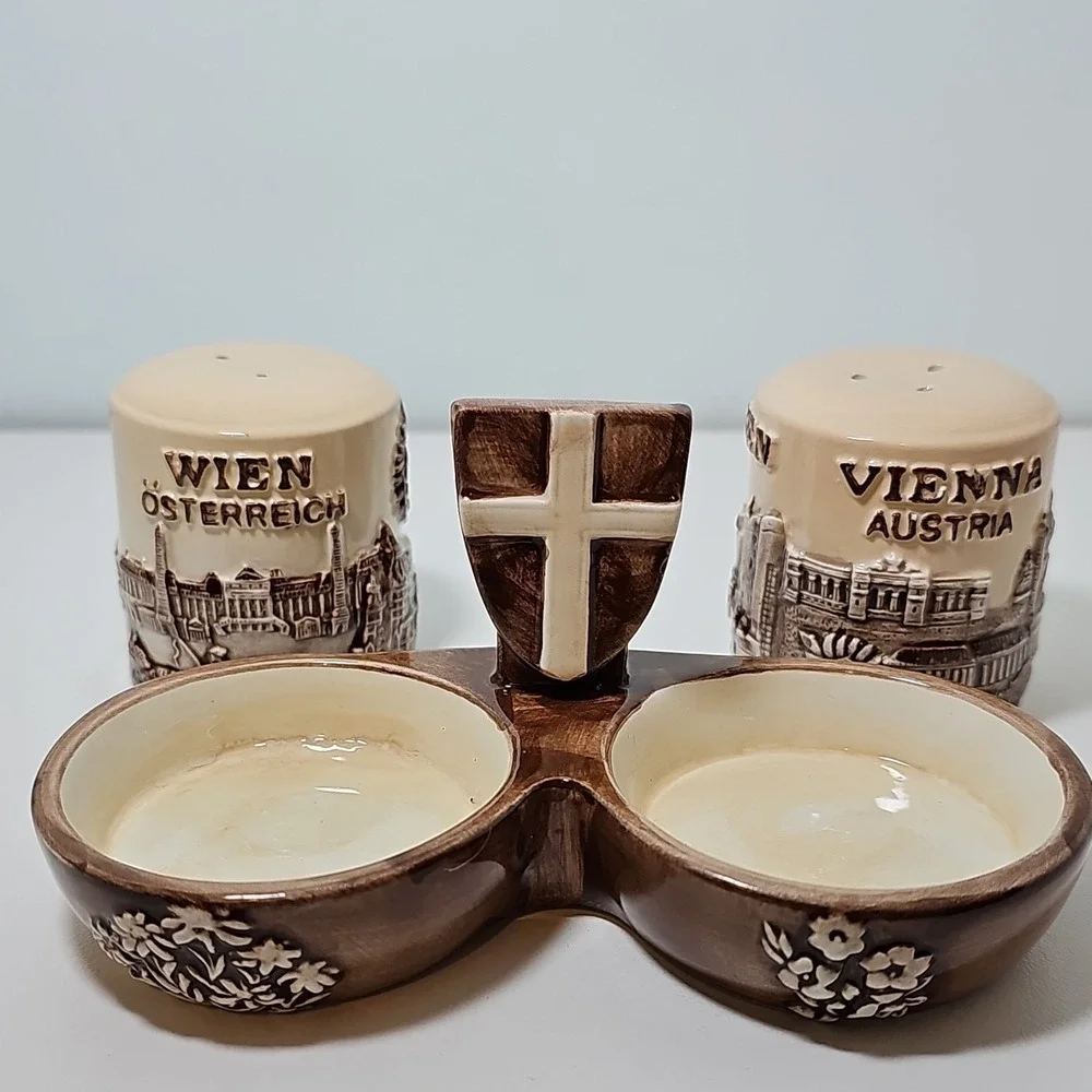 Risch Lau Vienna Austria Cityscape Salt Pepper Shakers Ceramic Holder